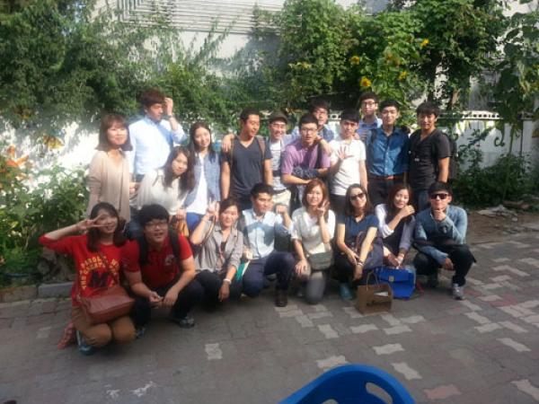 2013�� 9�� 7��, 
�Ｚ�迭�翡�� ����Ȱ���� ���̽��ϴ�.
�ٻڽ� ���߿��� �ð����� ����Ȱ�� ���ּż� �����մϴ�.
�����ε� ���� ���� ��Ź�帮�ڽ��ϴ�.



������ ���� �߿����� �ֽ��ϴ�.
���������Ͻð� �ǰ��� �����ϼ���.