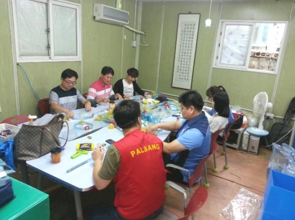 2013�� 9�� 28�Ͽ���
�������� ������ �����е��� ����Ȱ���� ���̽��ϴ�.
�ٵ� �ٻڽŵ��� �ұ��ϰ� �ð����� ����Ȱ���� ���ּż� �����մϴ�.
�׻� ��ſ� �������� ����Ȱ���� ���ּż� ����
���� ���޾� ����� �������°� �����ϴ�.
����Ȱ���� ���ֽô� �е� ���п� 
���� ���Ͱ� ���� ������°� �����ϴ�.
�����ε� ���� ���� ��Ź�帮�ڽ��ϴ�.

  

������ ������ ������ ������ ���� �߿����� �ֽ��ϴ�.
���������Ͻð� �ǰ��� �����ϼ���.