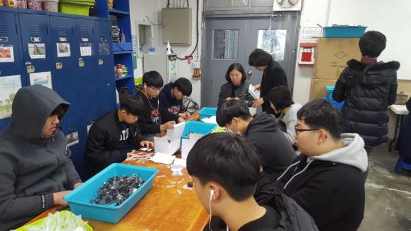 2017�� 11�� 11�Ͽ��� �췹�ÿ� ���� ����Ȱ���� ���̽��ϴ�.