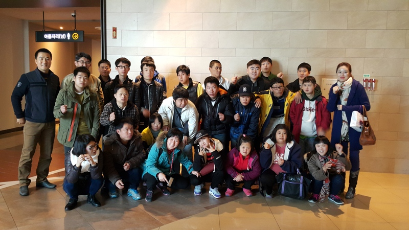 2014�� 11�� 8�Ͽ��� ��ȭ�������α׷��� �Ͽ����ϴ�.