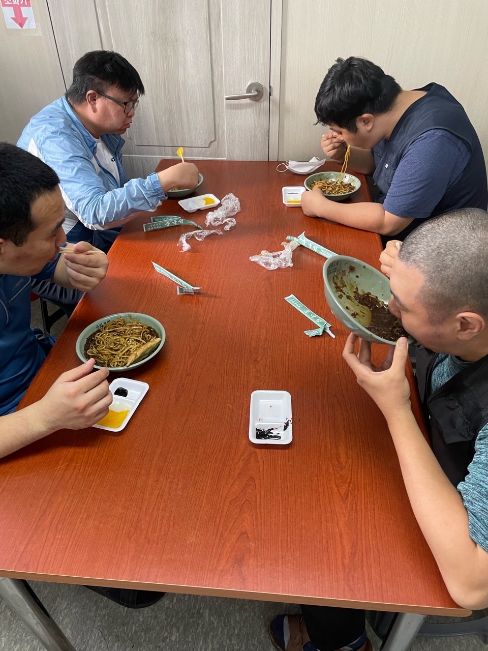 2022�� 9�� 28�� �ູ�������α׷��� �����Ͽ����ϴ�.